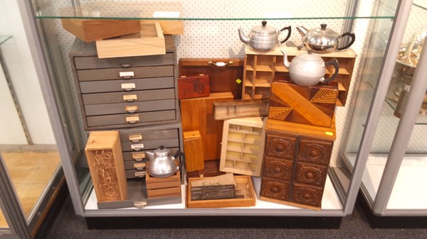 Lot 1238 - RUSTIC SUNDRIES