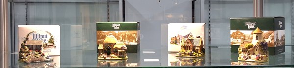 Lot 1490 - LILLIPUT LANE MODELS