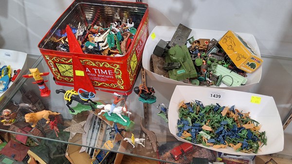 Lot 1439 - TOY FIGURES