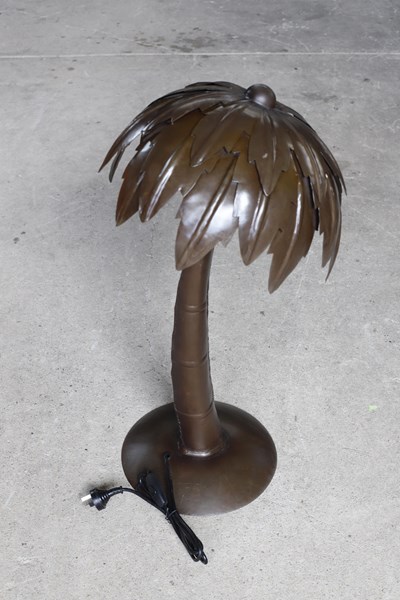 Lot 103 - LAMP