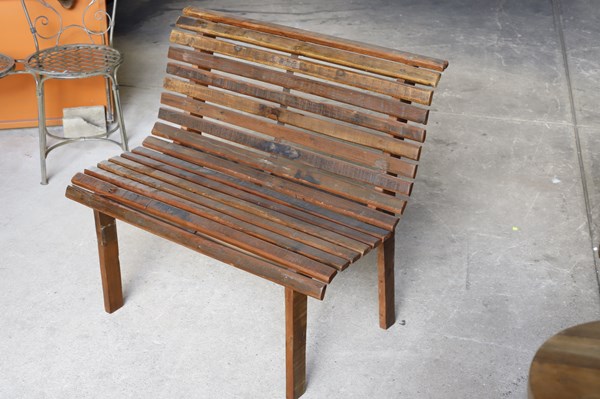 Lot 66 - BENCH