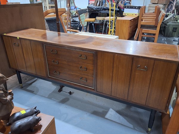 Lot 298 - SIDEBOARD