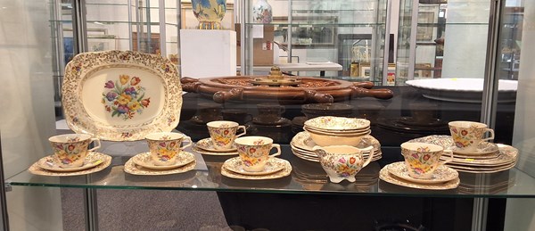 Lot 1285 - PART DINNER SERVICE