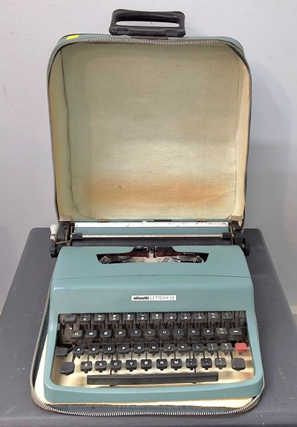 Lot 1406 - OLIVETTI TYPEWRITER