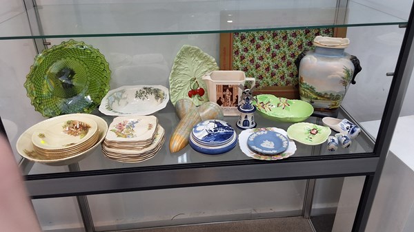 Lot 1457 - ASSORTED CHINA