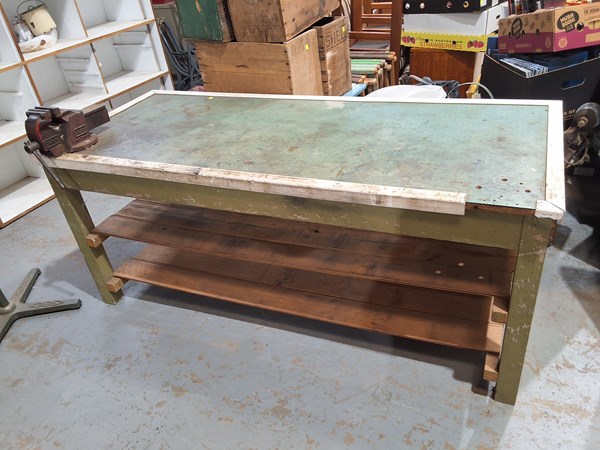 Lot 205 - WORK BENCH