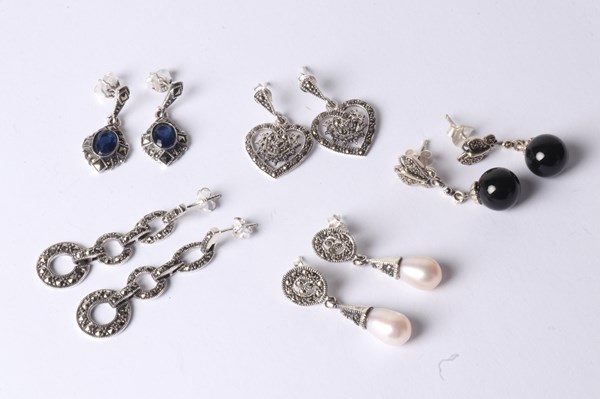 Lot 1042 - SILVER JEWELLERY