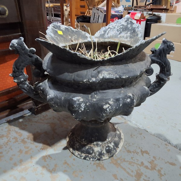 Lot 349 - ENTRANCE POT