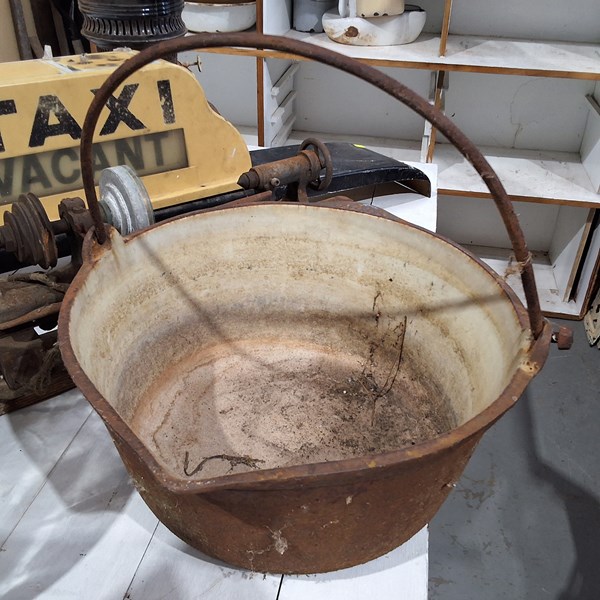 Lot 224 - ENAMEL COOKING POT