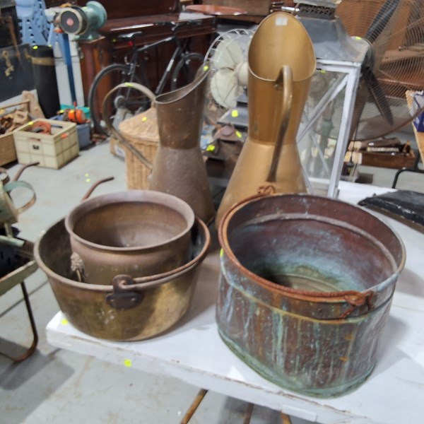 Lot 249 - METALWARE POTS & JUGS