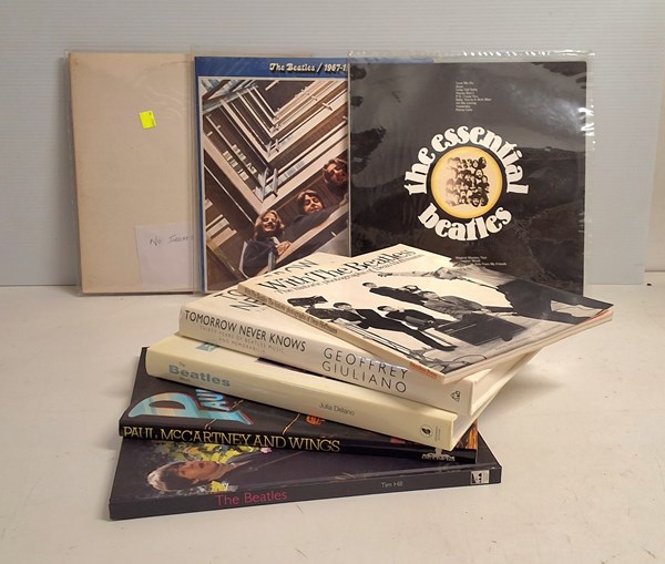 Lot 1276 - THE BEATLES BOOKS & RECORDS