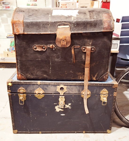 Lot 275 - TRAVEL TRUNKS