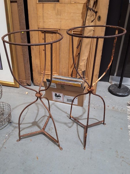 Lot 386 - PLANT STANDS