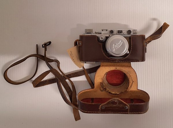 Lot 1176 - LEICA CAMERA