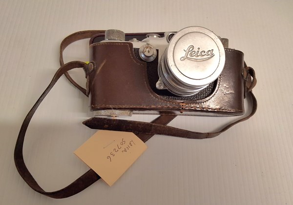 Lot 1235 - VINTAGE LEICA