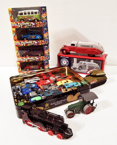 Lot 1284 - TOYS AND MODELS