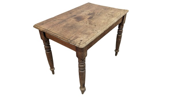 Lot 24 - KITCHEN TABLE