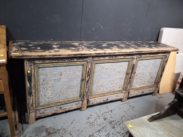 Lot 81 - SIDEBOARD