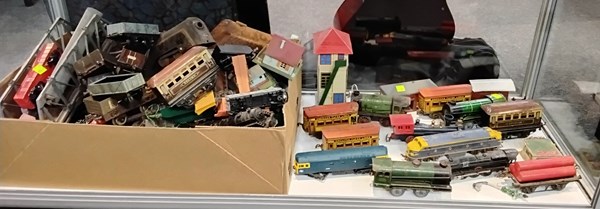 Lot 1349 - MODEL TRAINS & TRACK