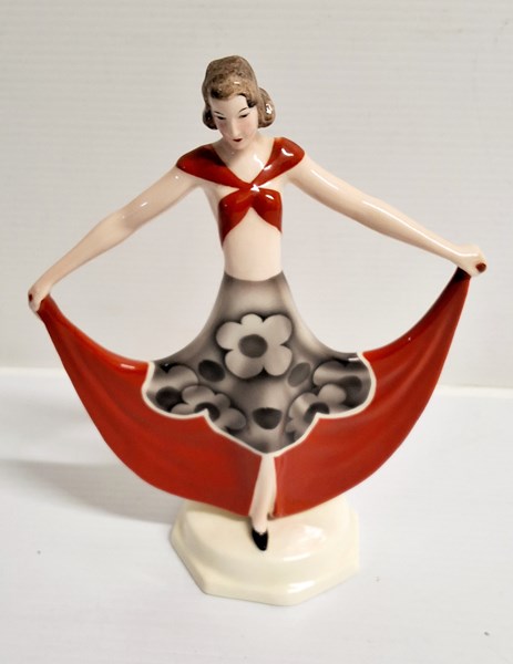 Lot 1295 - ART DECO FIGURE