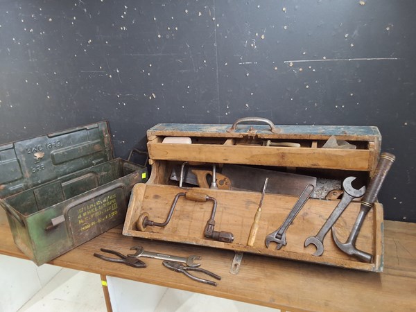 Lot 237 - TOOL CHEST OF TOOLS