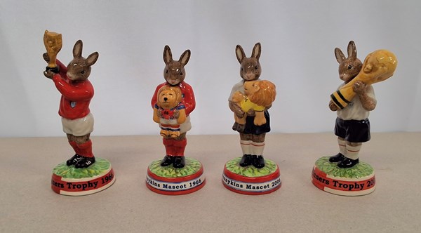 Lot 1402 - BUNNYKINS LITTLE TWITCHINGS CUP FIGURINES