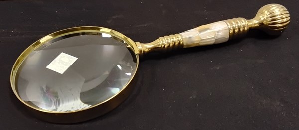 Lot 1168 - MAGNIFIER