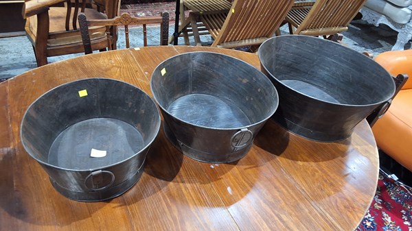 Lot 124 - TUBS