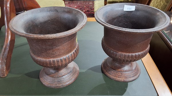 Lot 194 - URNS