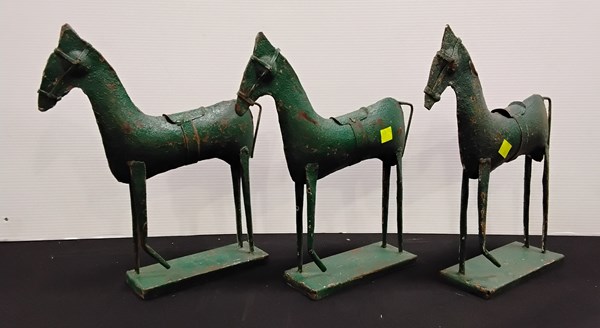 Lot 1200 - FIGURES