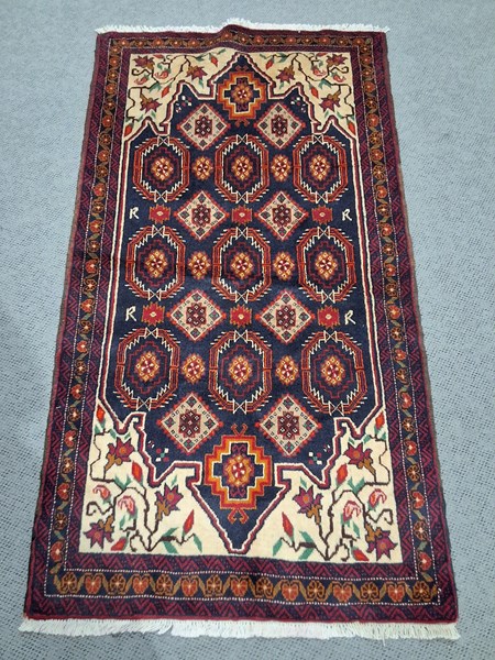 Lot 55 - RUG