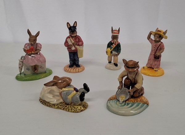 Lot 1214 - BUNNYKINS FIGURINES