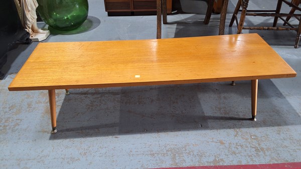 Lot 323 - COFFEE TABLE