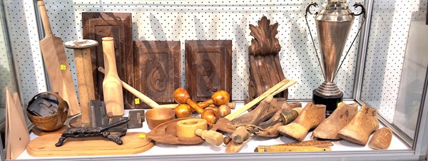 Lot 1254 - WOODEN WARE