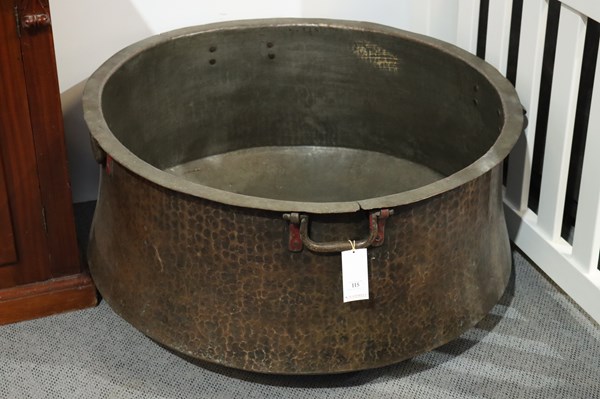 Lot 115 - LARGE CAULDRON