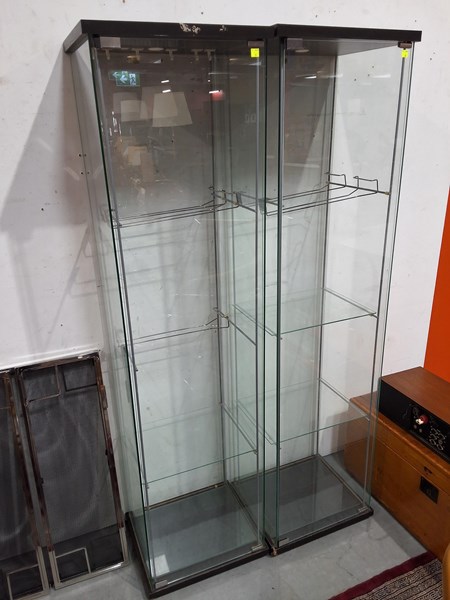 Lot 262 - DISPLAY CABINETS