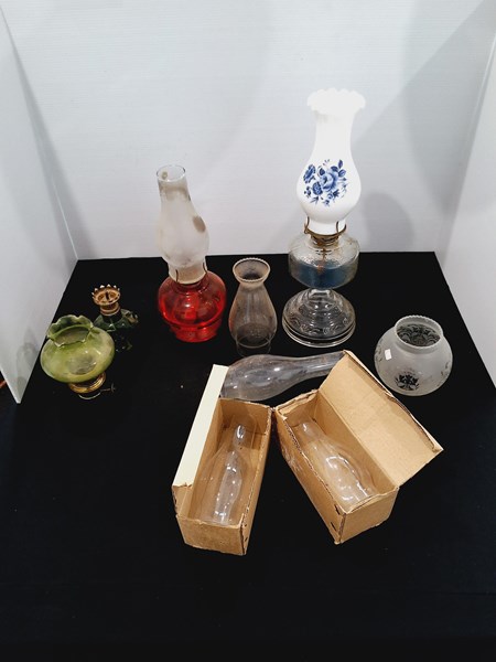 Lot 1251 - KEROSENE LAMPS