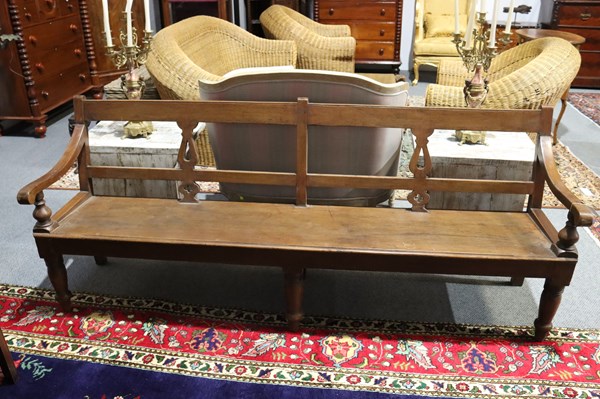 Lot 59 - SETTLE BENCH