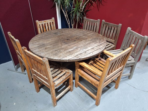 Lot 392 - OUTDOOR DINING SETTING
