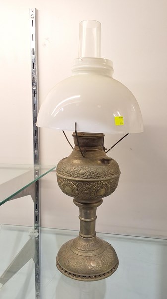 Lot 1359 - KEROSENE LAMP