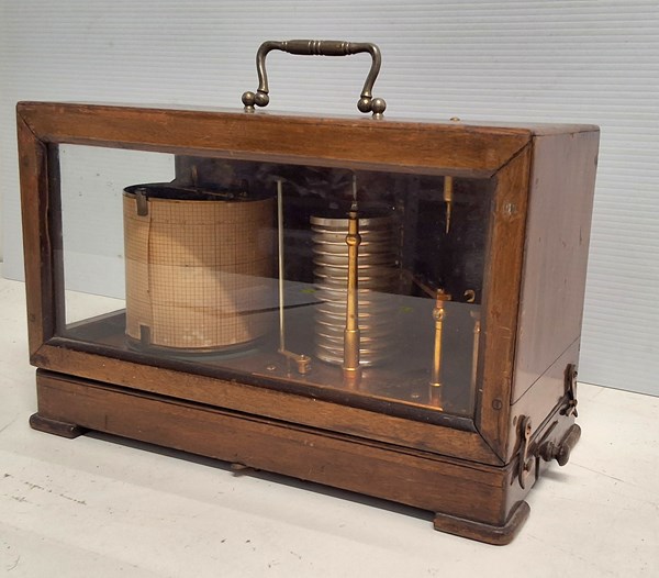 Lot 1264 - A BAROGRAPH