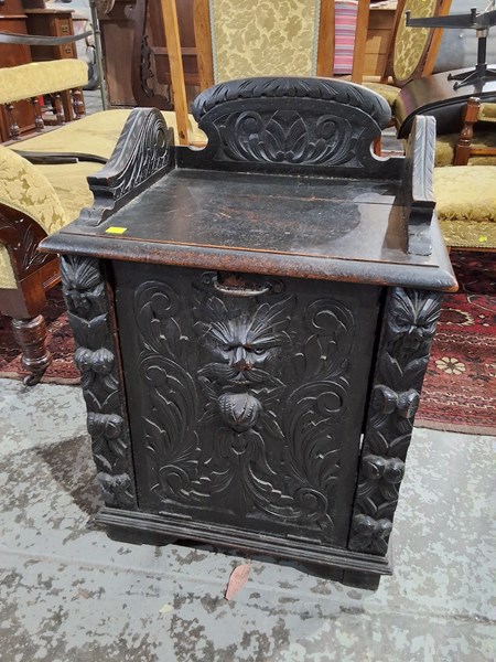 Lot 171 - COAL SCUTTLE