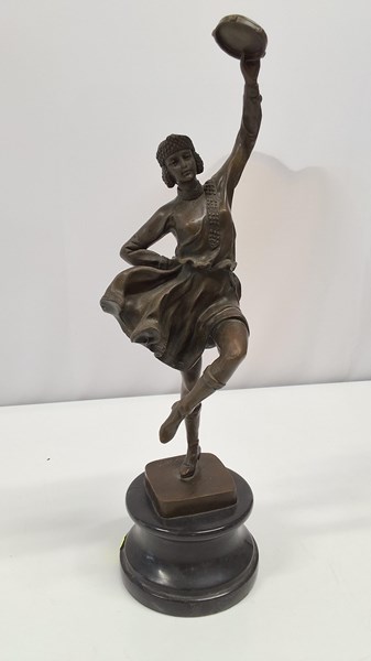 Lot 1292 - BRONZE FIGURE