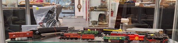 Lot 1348 - TOY TRAINS