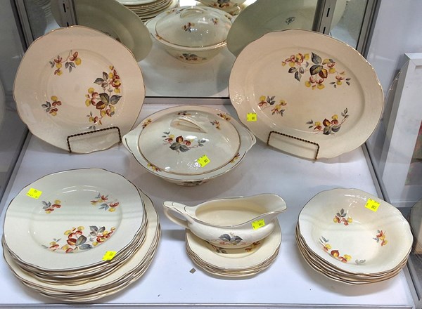 Lot 1395 - DINNER SERVICE