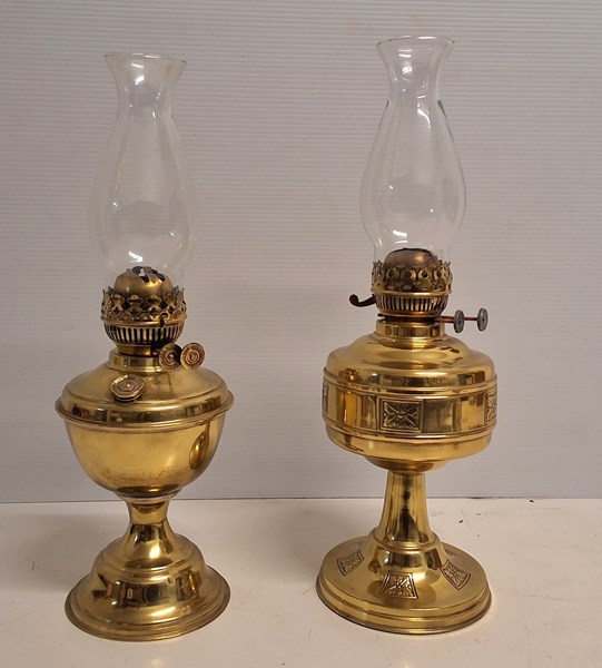 Lot 1259 - KEROSENE LAMPS