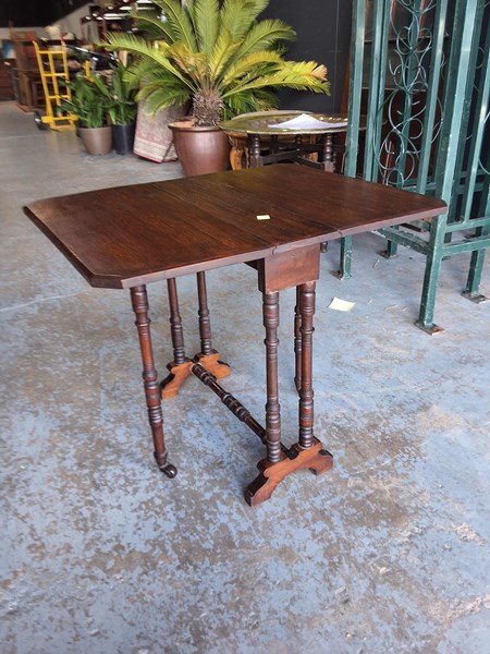 Lot 135 - SUTHERLAND TABLE