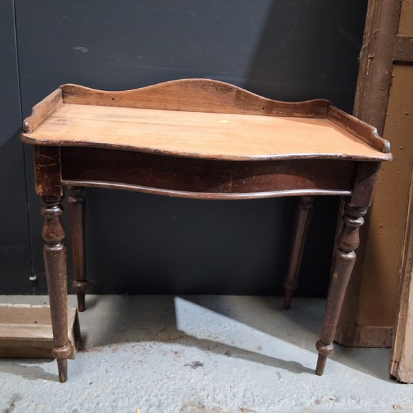 Lot 386 - CEDAR HALL TABLE