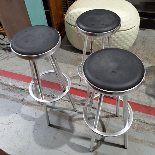 Lot 284 - INDECASA BAR STOOLS