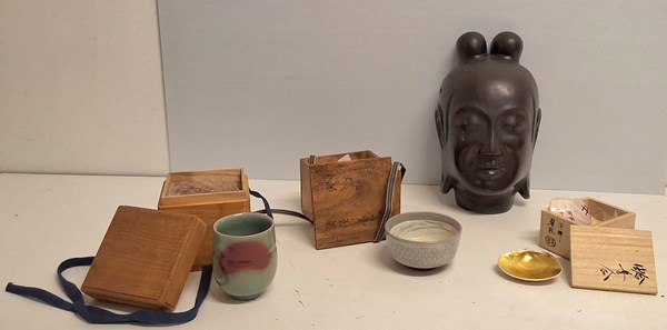 Lot 1314 - JAPANESE CERAMICS AND MASK